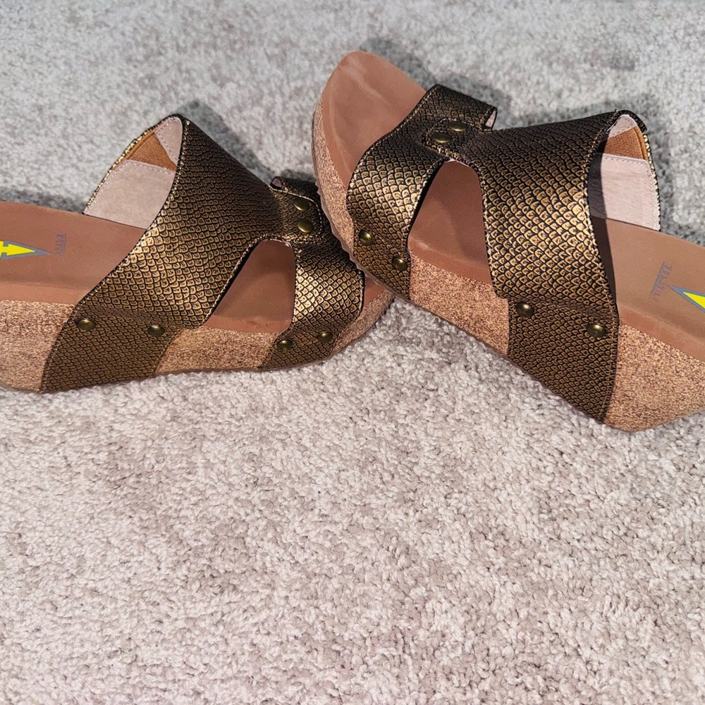 Brown/Gold Wedge Volatile Sandals